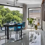 Modern View Of Planty Park 아파트 크라쿠프