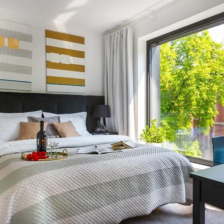 Apartment Modern View Of Planty Park