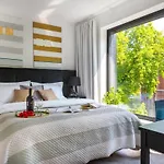Apartment Modern View Of Planty Park *