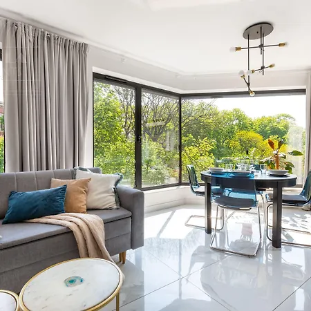 Апартаменты Modern View Of Planty Park *