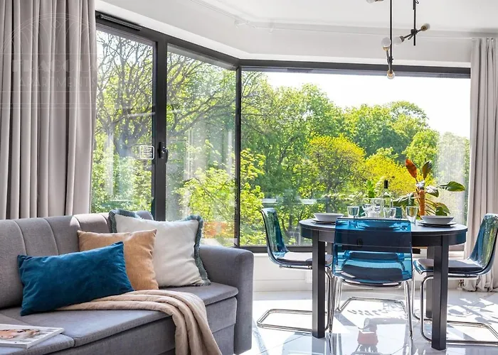 Modern View Of Planty Park アパート *