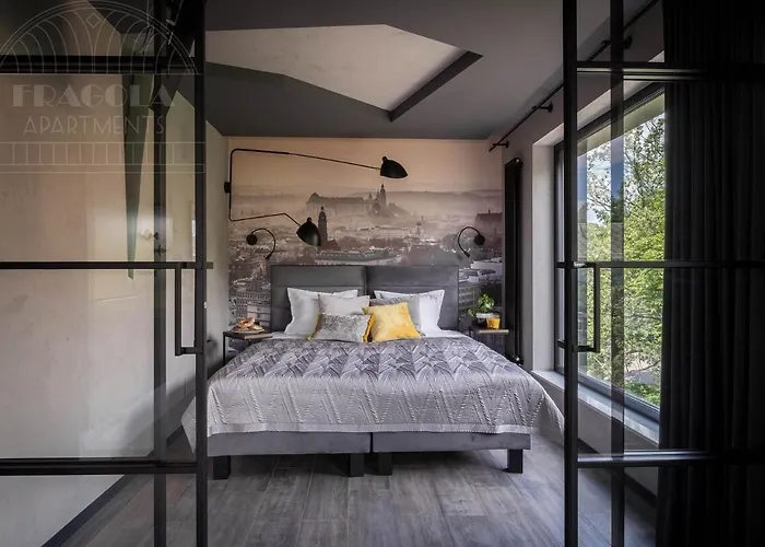 Modern View Of Planty Park クラクフ