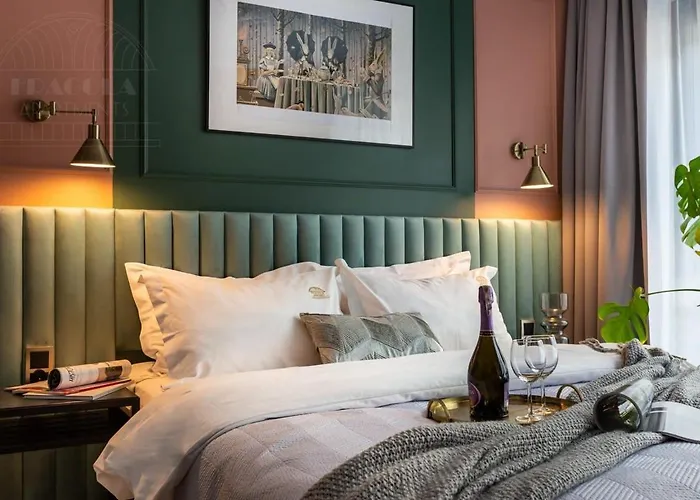 Modern View Of Planty Park クラクフ