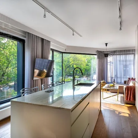Modern View Of Planty Park Apartament Kraków